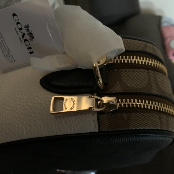 Coach purse - Picture 4 of 4